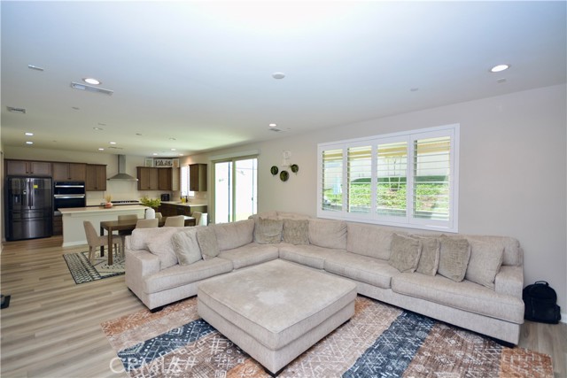 Detail Gallery Image 7 of 30 For 25377 Circle Stone Dr, Menifee,  CA 92586 - 5 Beds | 3/1 Baths