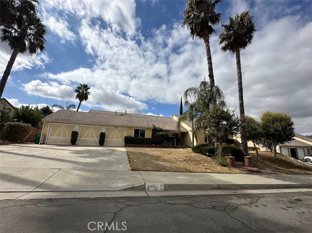 Detail Gallery Image 1 of 1 For 24769 Darkstar Dr, Moreno Valley,  CA 92557 - 5 Beds | 2/1 Baths