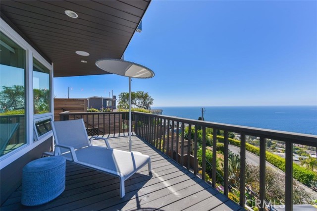 Detail Gallery Image 21 of 38 For 2192 Crestview Dr, Laguna Beach,  CA 92651 - 3 Beds | 3/1 Baths