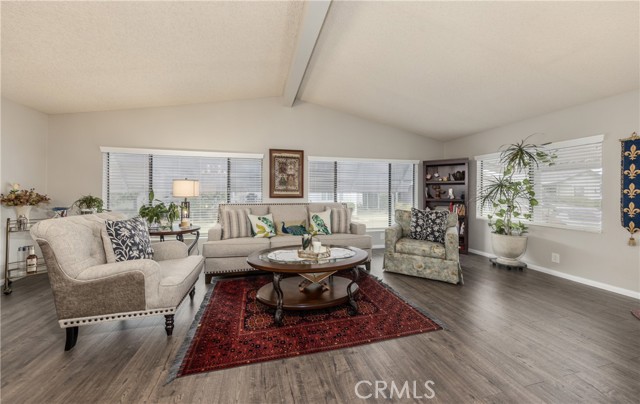 5001 W Florida Avenue, Hemet CA: https://media.crmls.org/medias/c35288ff-4d40-498b-a4f6-ff2bfff21dd6.jpg