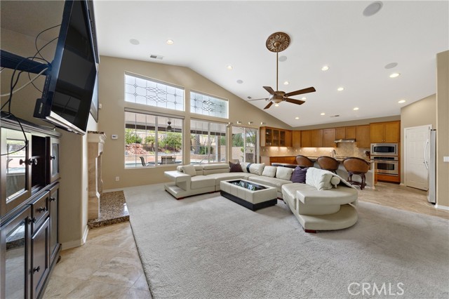 Detail Gallery Image 7 of 46 For 31686 Leather Wood, Winchester,  CA 92596 - 3 Beds | 3 Baths