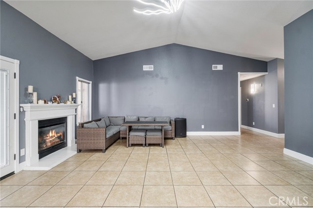 Detail Gallery Image 7 of 33 For 2505 Stuart Ave, Clovis,  CA 93611 - 4 Beds | 2 Baths