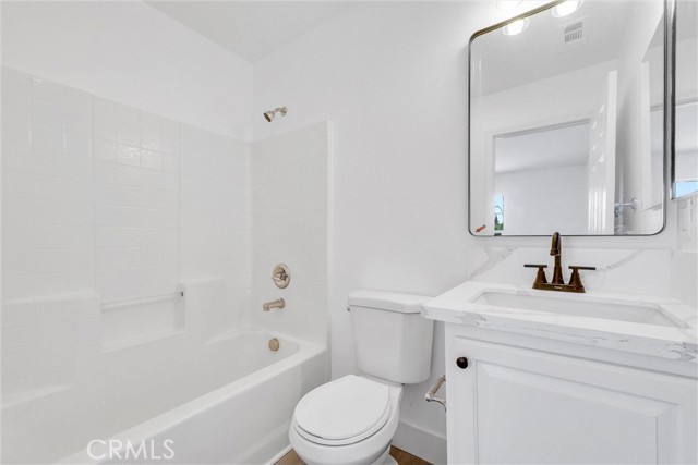 6556 Wells Springs Street, Eastvale CA: https://media.crmls.org/medias/c354ad84-33ff-4b4c-896b-8ca1a3cc4f0e.jpg