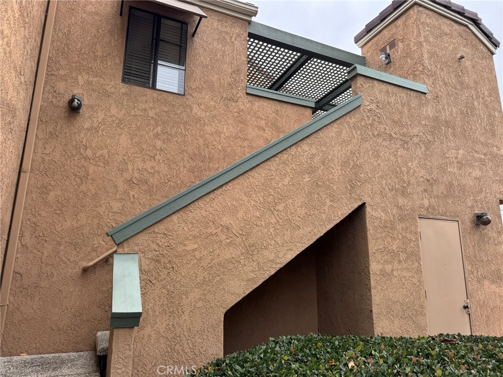 https://media.crmls.org/medias/c354d6f8-27f9-412c-a3ce-6d5f039c814c.jpg?preset=X-Large