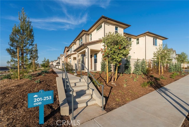 Detail Gallery Image 37 of 43 For 253 Westdale, Irvine,  CA 92618 - 4 Beds | 2/1 Baths