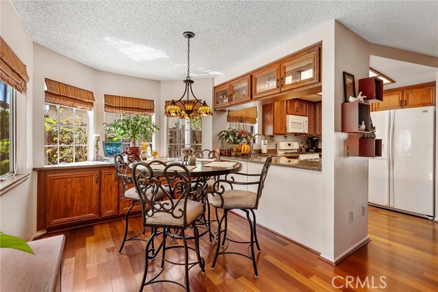 Detail Gallery Image 19 of 56 For 19852 Pandy Ct, Canyon Country,  CA 91351 - 3 Beds | 2/1 Baths