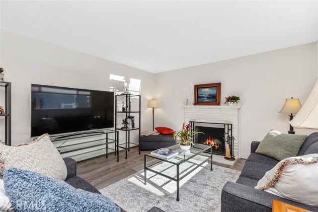 Detail Gallery Image 7 of 32 For 15201 Nottingham, Huntington Beach,  CA 92647 - 3 Beds | 2 Baths