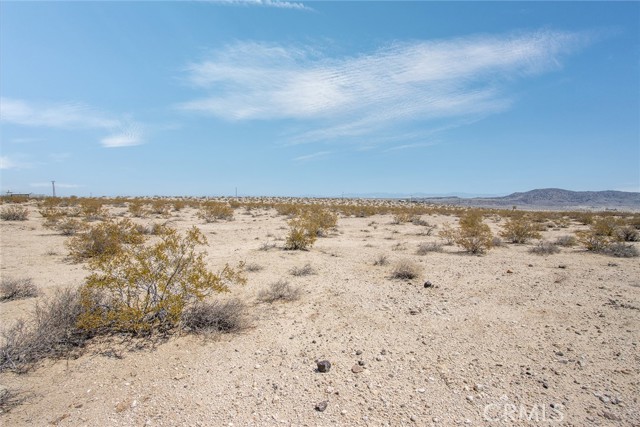 Detail Gallery Image 16 of 17 For 5678 La Brisa Dr, Joshua Tree,  CA 92252 - – Beds | – Baths