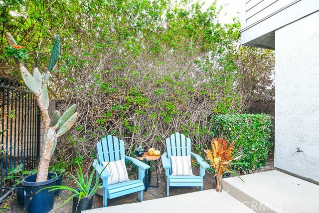 887 W 34th, Long Beach CA: https://media.crmls.org/medias/c355dcc3-f757-4442-9fa6-08b9fca872d1.jpg