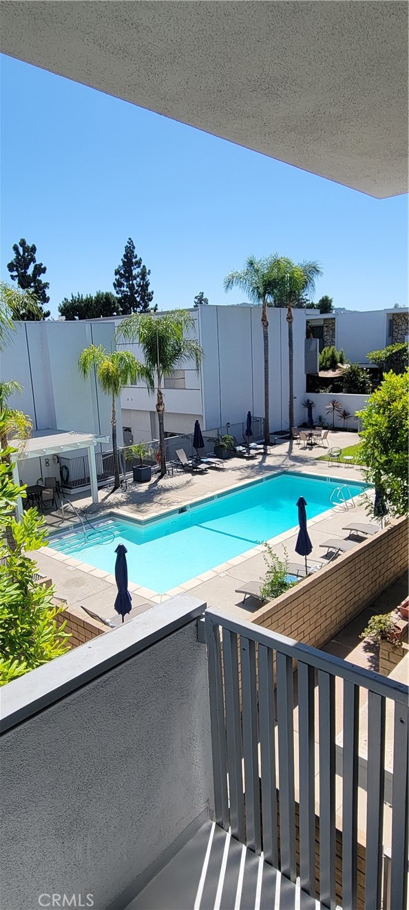 4251 W Sarah Street, Burbank CA: https://media.crmls.org/medias/c356165f-f655-4f19-92ac-0645c3598471.jpg