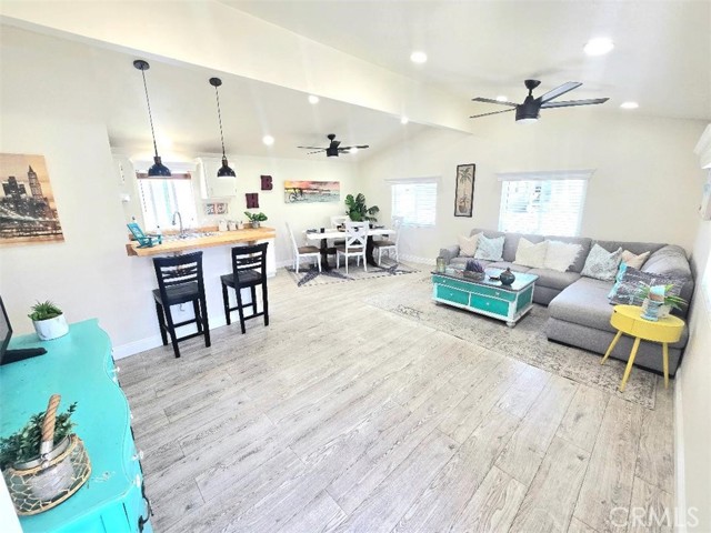 Detail Gallery Image 8 of 58 For 21752 Pacific Coast Hwy 11a,  Huntington Beach,  CA 92646 - 3 Beds | 2 Baths