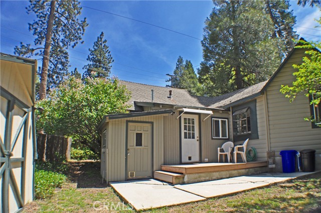 Detail Gallery Image 9 of 31 For 22590 Waters Dr, Crestline,  CA 92325 - 2 Beds | 1 Baths