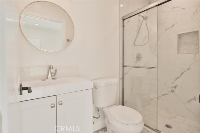 22133 1/2 Victory Boulevard, Canoga Park CA: https://media.crmls.org/medias/c356c1f8-4a8c-4547-aebe-aa1c409bb3cc.jpg