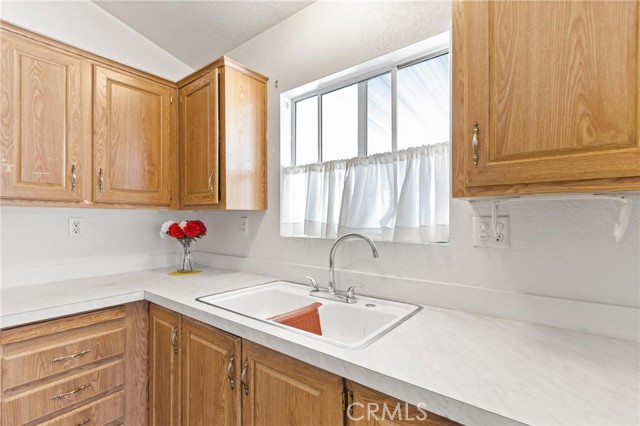 Detail Gallery Image 3 of 25 For 10745 Victoria Ave, Whittier,  CA 90604 - 2 Beds | 2 Baths