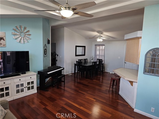 434 Jupiter Drive, Nipomo CA: https://media.crmls.org/medias/c357f9ad-9fcf-498b-a792-5303b0d1ae7f.jpg