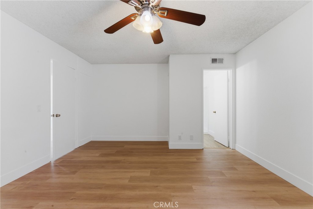 https://media.crmls.org/medias/c3586847-c974-4058-89ca-025cb0684832.jpg?preset=X-Large