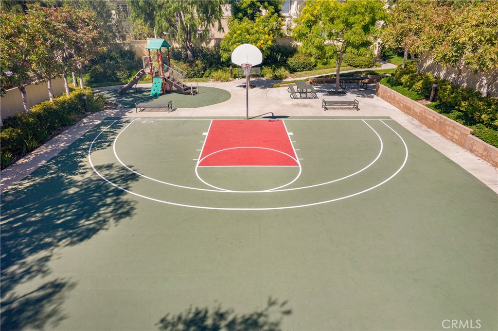 https://media.crmls.org/medias/c3587d76-21d7-4dfc-9496-659503aae6b6.jpg?preset=X-Large