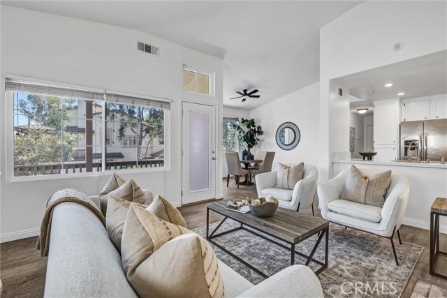 Detail Gallery Image 6 of 26 For 91 Tierra Plano, Rancho Santa Margarita,  CA 92688 - 2 Beds | 2 Baths