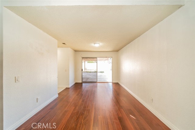 Detail Gallery Image 7 of 41 For 11327 Oakwood Dr, Fontana,  CA 92337 - 3 Beds | 2/1 Baths