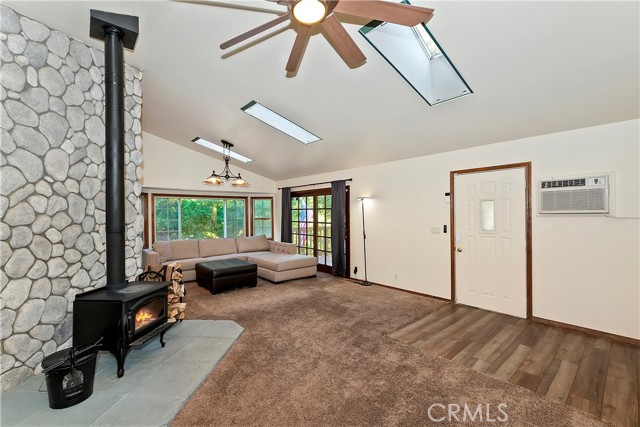 Detail Gallery Image 14 of 51 For 303 S Dart Canyon Rd, Crestline,  CA 92325 - 3 Beds | 2/1 Baths