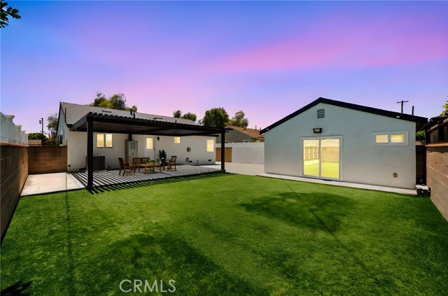 6019 Greentop Street, Lakewood CA: https://media.crmls.org/medias/c359869e-f9b8-44b2-89d5-b507a6c0da98.jpg