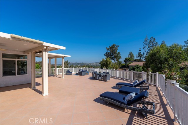Detail Gallery Image 2 of 58 For 323 S Del Giorgio Rd, Anaheim Hills,  CA 92808 - 4 Beds | 4 Baths