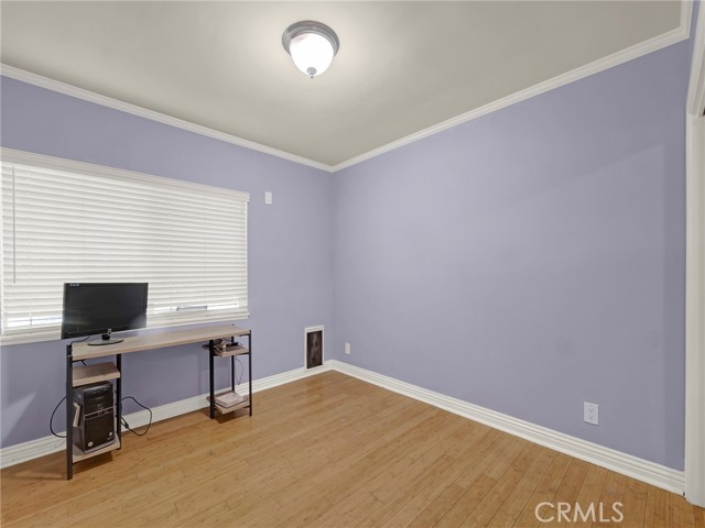 Detail Gallery Image 11 of 25 For 9527 Oso Ave, Chatsworth,  CA 91311 - 5 Beds | 3 Baths