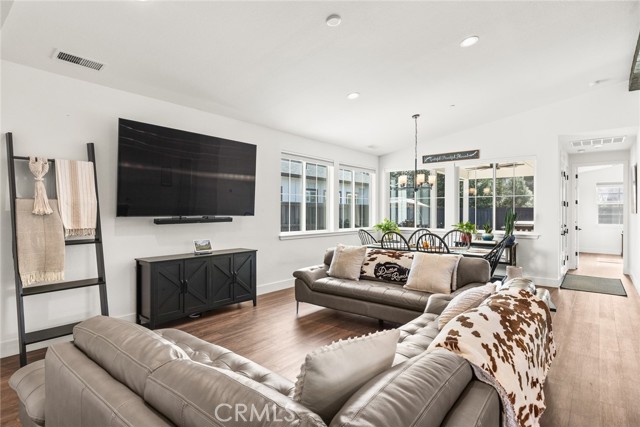 Detail Gallery Image 5 of 26 For Address Is Not Disclosed, Chico,  CA 95973 - 3 Beds | 2/1 Baths