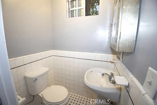 Detail Gallery Image 15 of 34 For 11343 Missouri Ave, Los Angeles,  CA 90025 - 4 Beds | 3 Baths