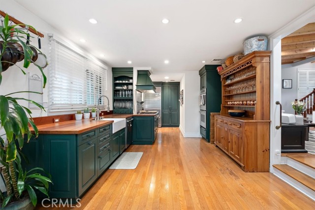 Detail Gallery Image 7 of 48 For 4040 Murietta Ave, Sherman Oaks,  CA 91423 - 3 Beds | 3 Baths