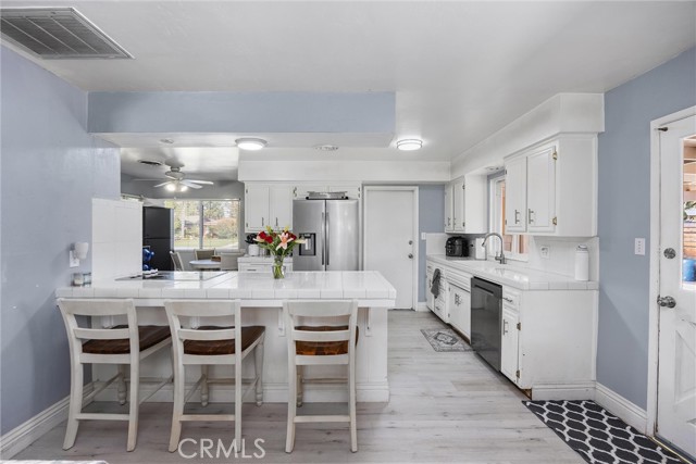 2105 Jason St, Bakersfield CA: https://media.crmls.org/medias/c35d4d82-b774-4ef2-8b31-ef1db5382486.jpg