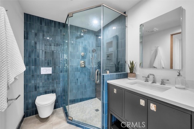 555 Esplanade, Redondo Beach CA: https://media.crmls.org/medias/c35d8eba-80ef-4851-830b-36fd404294e2.jpg