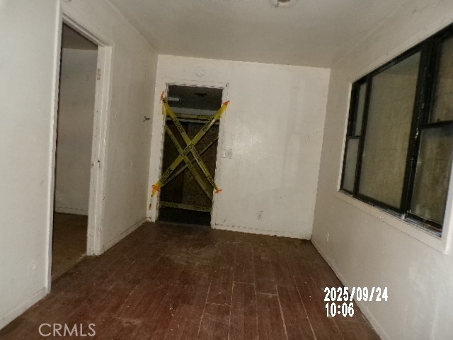 https://media.crmls.org/medias/c35e3d6a-a01b-4d91-9c39-3b41abc21e75.jpg?preset=X-Large