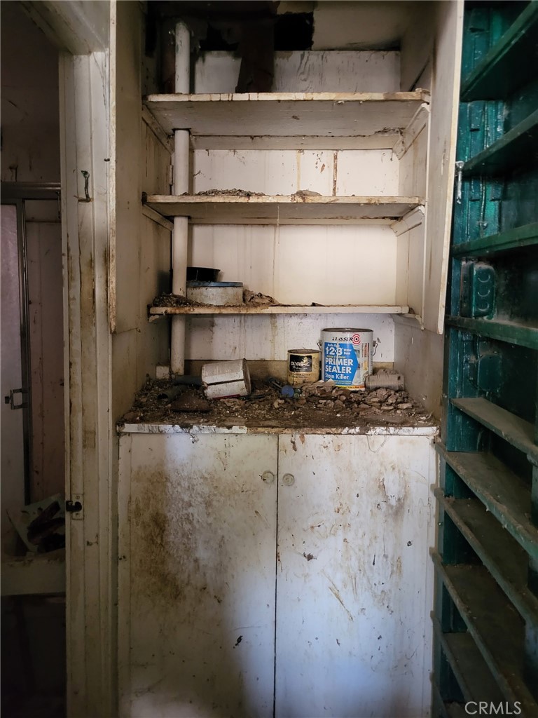 https://media.crmls.org/medias/c35f73f4-8626-45c3-8f91-3ef812f9cc5f.jpg?preset=X-Large