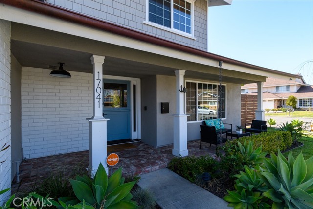 Detail Gallery Image 5 of 38 For 17041 Saint Andrews Ln, Huntington Beach,  CA 92649 - 4 Beds | 2/1 Baths