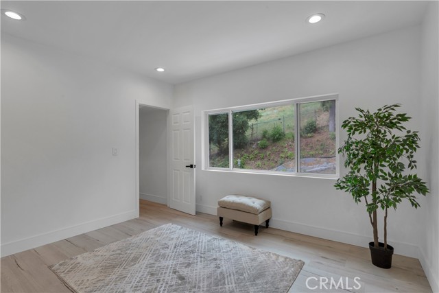 Detail Gallery Image 33 of 58 For 17438 Sumiya Dr, Encino,  CA 91316 - 4 Beds | 3/1 Baths