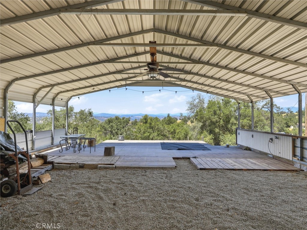 https://media.crmls.org/medias/c3617f41-f818-4617-a6c7-e54fc7657010.jpg?preset=X-Large