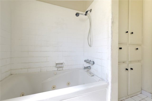 Detail Gallery Image 12 of 28 For 330 N Howard St #108,  Glendale,  CA 91206 - 2 Beds | 2 Baths