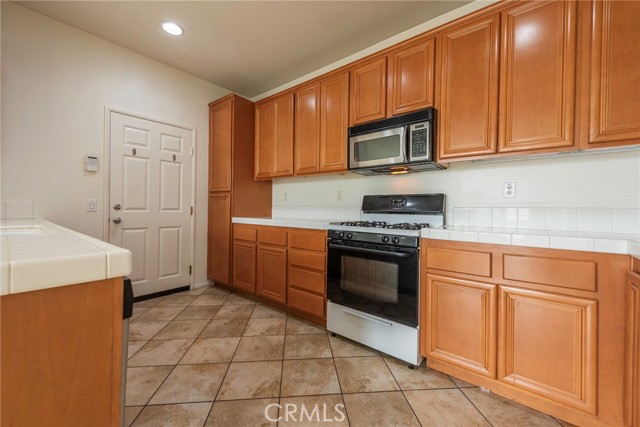 Detail Gallery Image 11 of 33 For 6390 Lionel Ct, Riverside,  CA 92504 - 3 Beds | 2/1 Baths