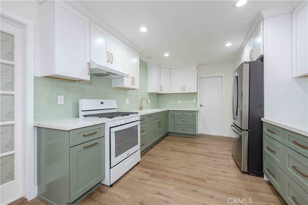 MLS #OC25280398 image #5