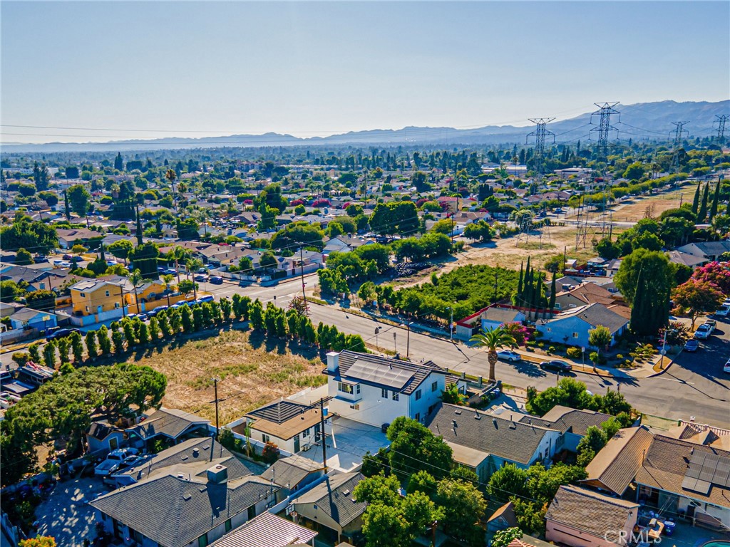 https://media.crmls.org/medias/c36686f8-1a5a-479b-b606-c46279f4c756.jpg?preset=X-Large