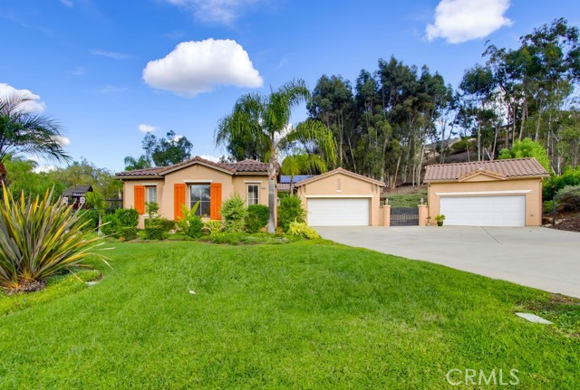 26161 Wyndemere Court, Escondido CA: https://media.crmls.org/medias/c367768f-162b-41ac-827e-8cdca5f05621.jpg