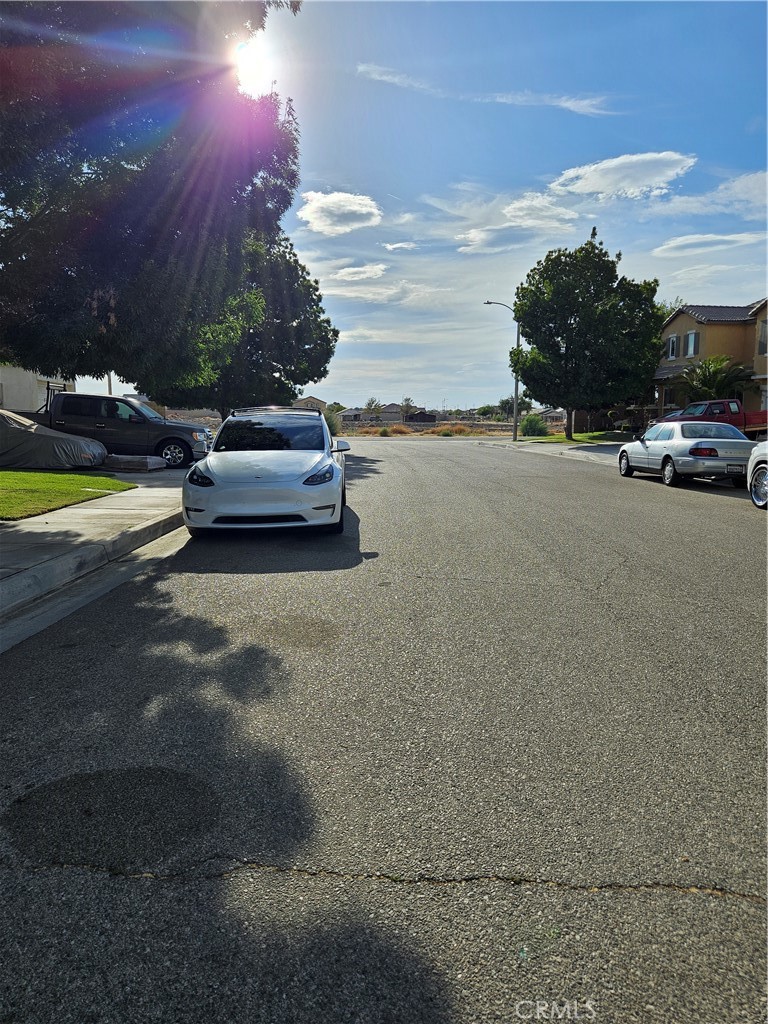 https://media.crmls.org/medias/c367ce2c-f425-4614-b0a1-d8533ebdbf7d.jpg?preset=X-Large