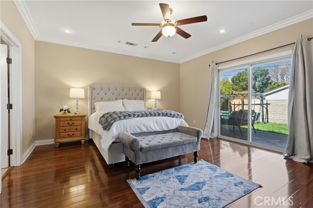 Detail Gallery Image 17 of 39 For 22711 Collins St, Woodland Hills,  CA 91367 - 4 Beds | 3/1 Baths
