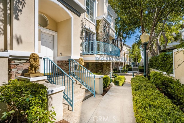 81 Chandon, Newport Coast CA: https://media.crmls.org/medias/c3683f95-ff07-4da2-92e3-7245d5c3d891.jpg