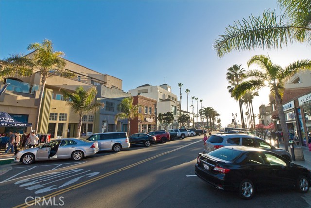 213 Baltimore Avenue, Huntington Beach CA: https://media.crmls.org/medias/c36844eb-6002-437d-9ca2-6903acc45638.jpg