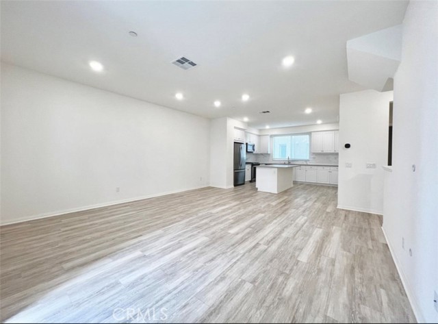 150 Unity, Irvine CA: https://media.crmls.org/medias/c368ffdc-c809-41d3-8604-024a2ba46ff7.jpg