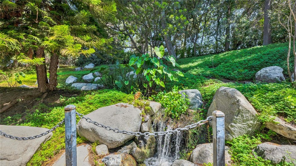 https://media.crmls.org/medias/c3698a1a-709d-4d61-aaa1-86b21c5a4710.jpg?preset=X-Large