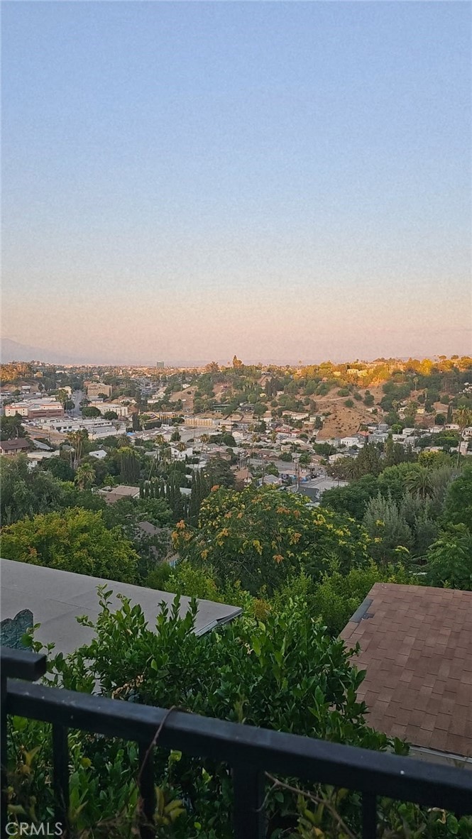 https://media.crmls.org/medias/c36a2c1a-013d-4137-b33b-67743d9ff3aa.jpg?preset=X-Large