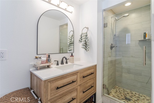 Detail Gallery Image 26 of 39 For 22459 Guadilamar Dr, Saugus,  CA 91350 - 3 Beds | 2 Baths